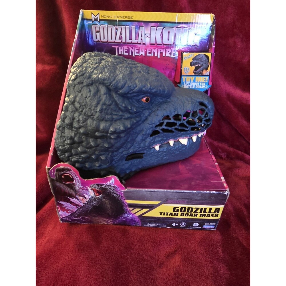 Godzilla Titan Roar Mask with Battle Roar Sound Godzilla x Kong Playmates Toys